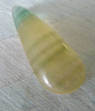 Cabochon di Fluorite a Goccia Multicolore