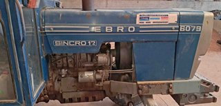Tractor Ebro 6079 con lote.