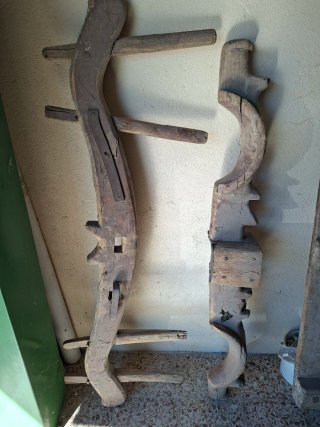 Par de Yugos de Madera Antiguos
