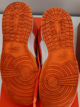 Nike Dunk Low Naranja y Blanco