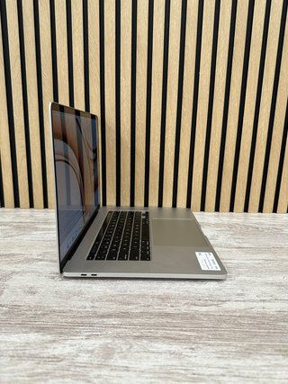 MacBook Pro 16" 2019 i7 16GB 500GB