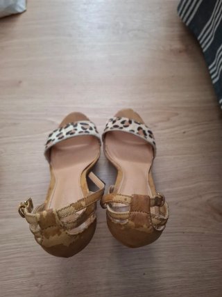 Sandalias de madera Stradivarius
