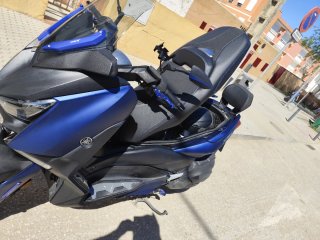 Yamaha X-Max 400 Maxi Scooter Azul/Negro