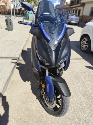 Yamaha X-Max 400 Maxi Scooter Azul/Negro