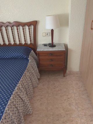 Cama Individual y Mesita de Noche