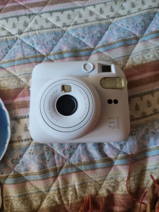Cámara Fujifilm Instax Mini 12 Blanca