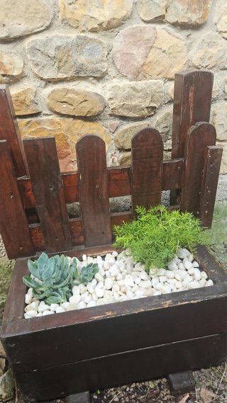 Jardineras Artesanales de Madera