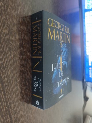 Libro juego de tronos nuevo