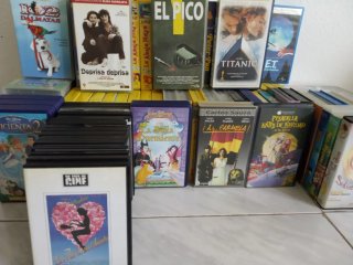 Lote 17 DVD y 77 VHS Películas Varias