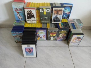 Lote 17 DVD y 77 VHS Películas Varias