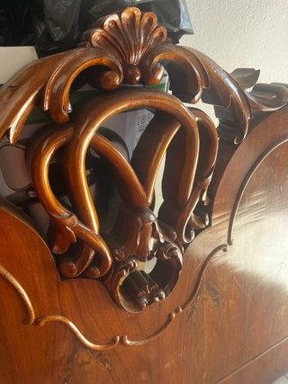 Dormitorio de madera antiguo