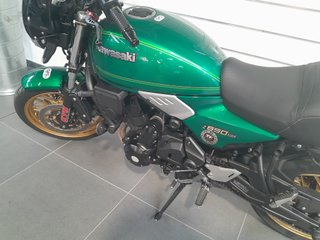 Kawasaki Z650RS Verde