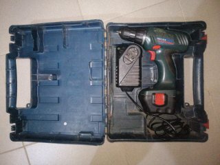 Taladro Atornillador Bosch para piezas o reparar