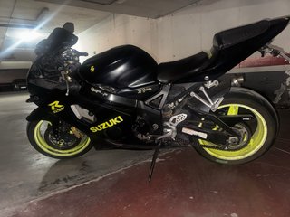 Suzuki GSX-R 600 K5 Negra