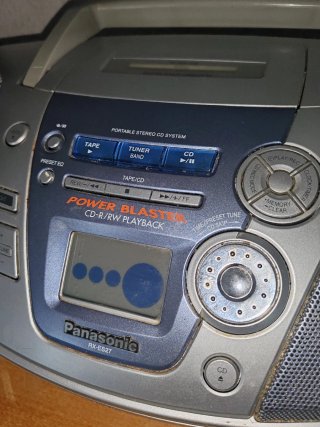 Sistema de Sonido Portátil Panasonic CD/Radio/Cass