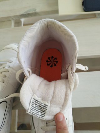 Zapatillas Nike tipo bota blancas casi nuevas