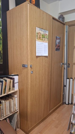 Armario de Madera con Puertas Correderas