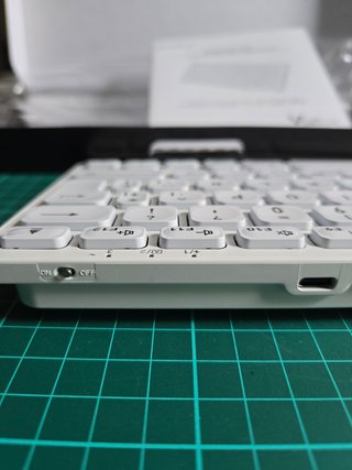 TECLADO BLUETOOTH INALÁMBRICO. A ESTRENAR.