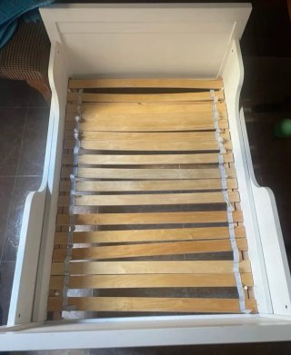 Cama infantil extensible Ikea con colchón