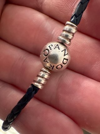 Pulsera Pandora Cuero Negro y Plata