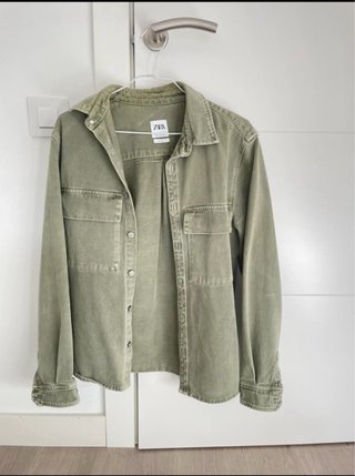 Chaqueta Zara verde militar