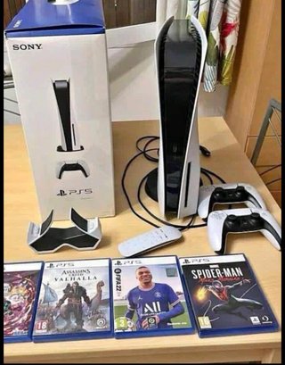 Play Station 5 Slim da 1TB + 2 controller Dualsense