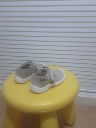 Zapatos Gorila Beige Talla 23