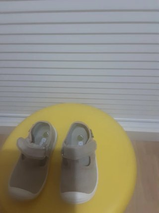 Zapatos Gorila Beige Talla 23