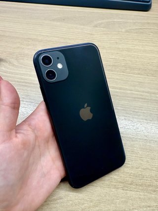 iPhone 11 128GB Preto c/ Capa