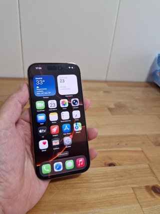 iPhone 16 Pro 256GB Dorado 94% de bateria.