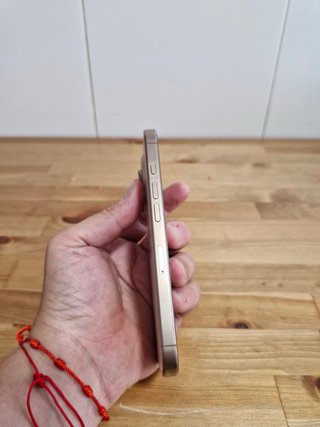 iPhone 16 Pro 256GB Dorado 94% de bateria.