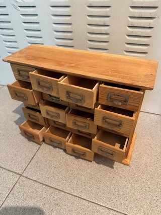 Cajonera antigua madera monedas joyas 20 cajones