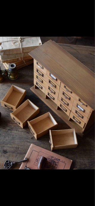 Cajonera antigua madera monedas joyas 20 cajones