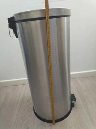 Cubo de Basura Metálico con Pedal