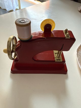 Máquina de coser antigua 1950infantil Vulcan Minor