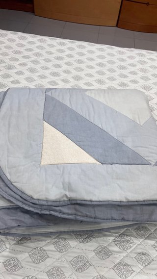 Edredón/Colcha Matrimonio Beige y Azul gris. Rever