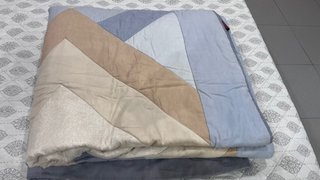 Edredón/Colcha Matrimonio Beige y Azul gris. Rever