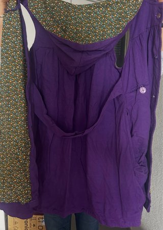 Chaqueta sin mangas con capucha