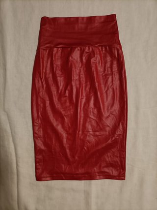 Falda Roja Efecto Piel