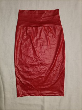 Falda Roja Efecto Piel