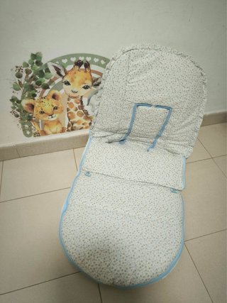 Saco para Bugaboo blanco con tonos azules verdes .