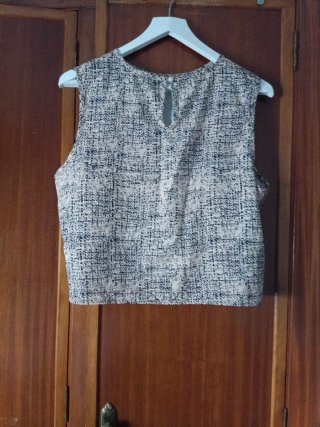 Blusa sin mangas estampada