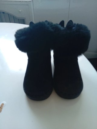 Botas de niña negras con pelo tipo UGG