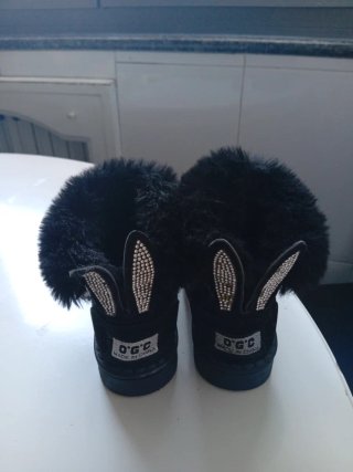 Botas de niña negras con pelo tipo UGG
