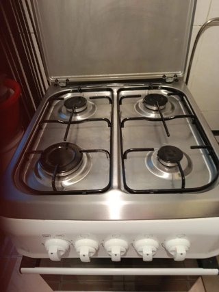 Horno de gas con 4 fuegos para bombona