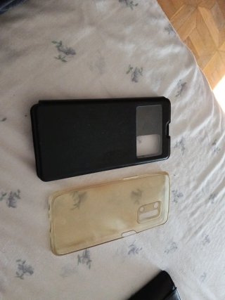 2 Carcasas OPPO (1 nueva)