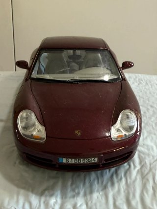 Porsche 911 Carrera 4 (1997) – Bburago 1:18