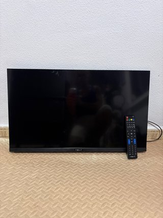 TV Nevir 28 x 16 con soporte pared