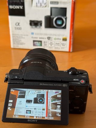 Sony Alpha 5100 + Lente 16-50mm