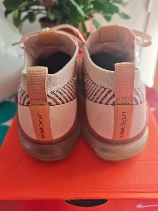 Nike Air VaporMax Flyknit 3 (Talla 37.5) – Rosa